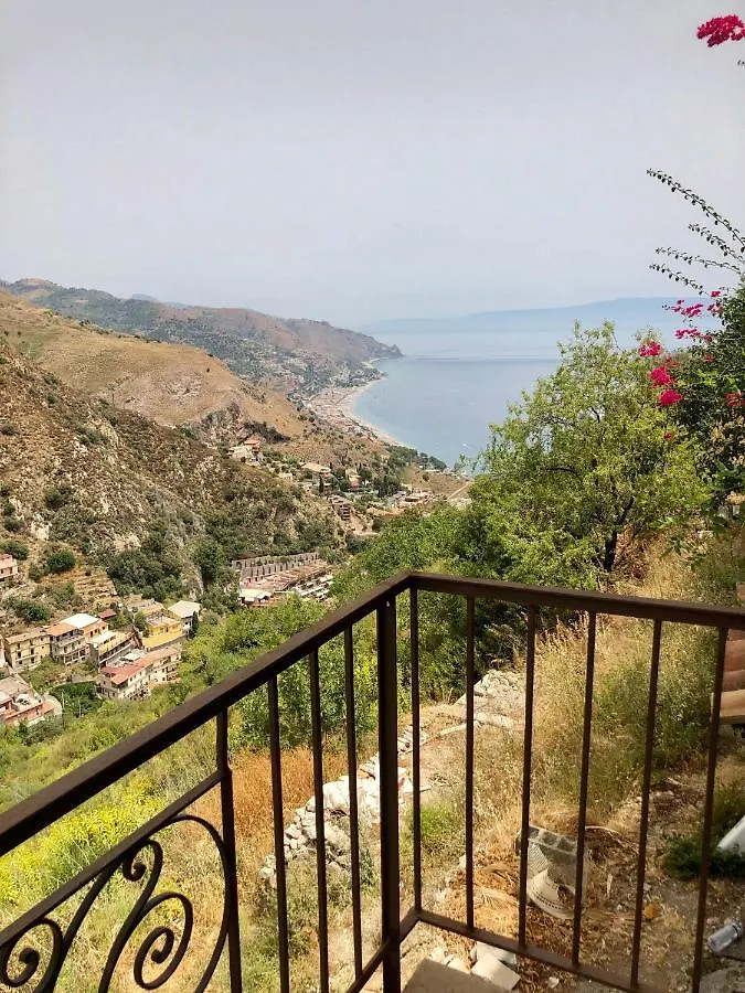 לינה וארוחת בוקר טאורמינה Villa Almoezia Charming B&B