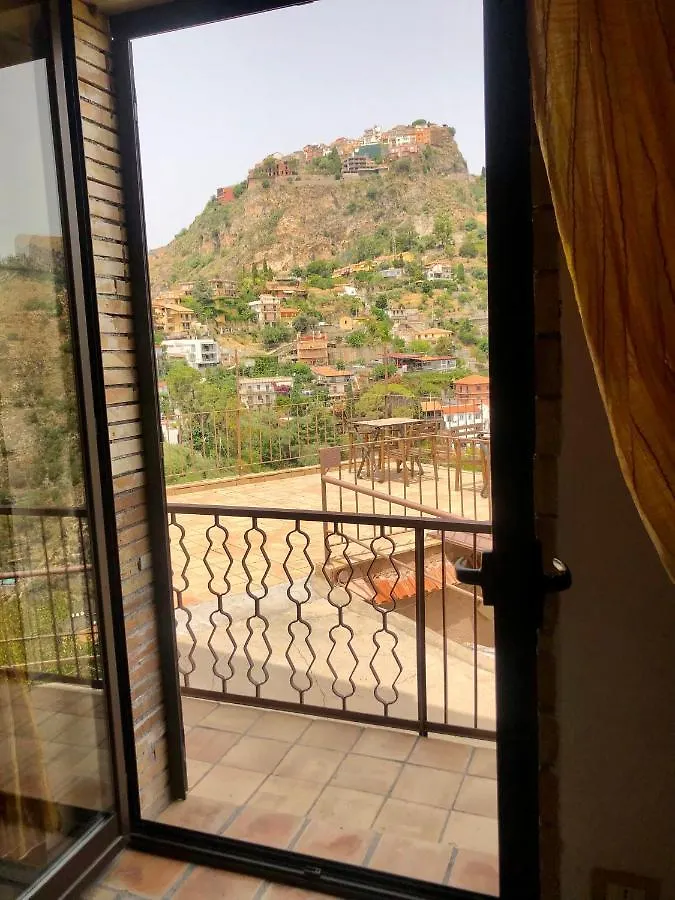 טאורמינה Villa Almoezia Charming B&B לינה וארוחת בוקר